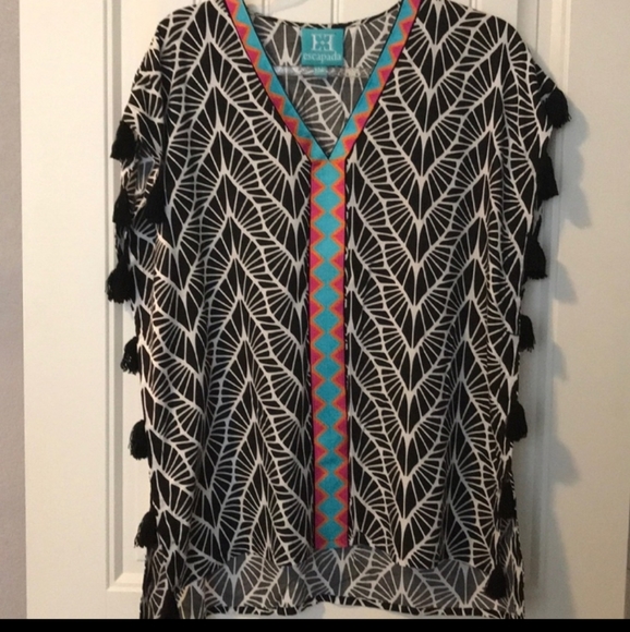 escapada Dresses & Skirts - On trend cover up